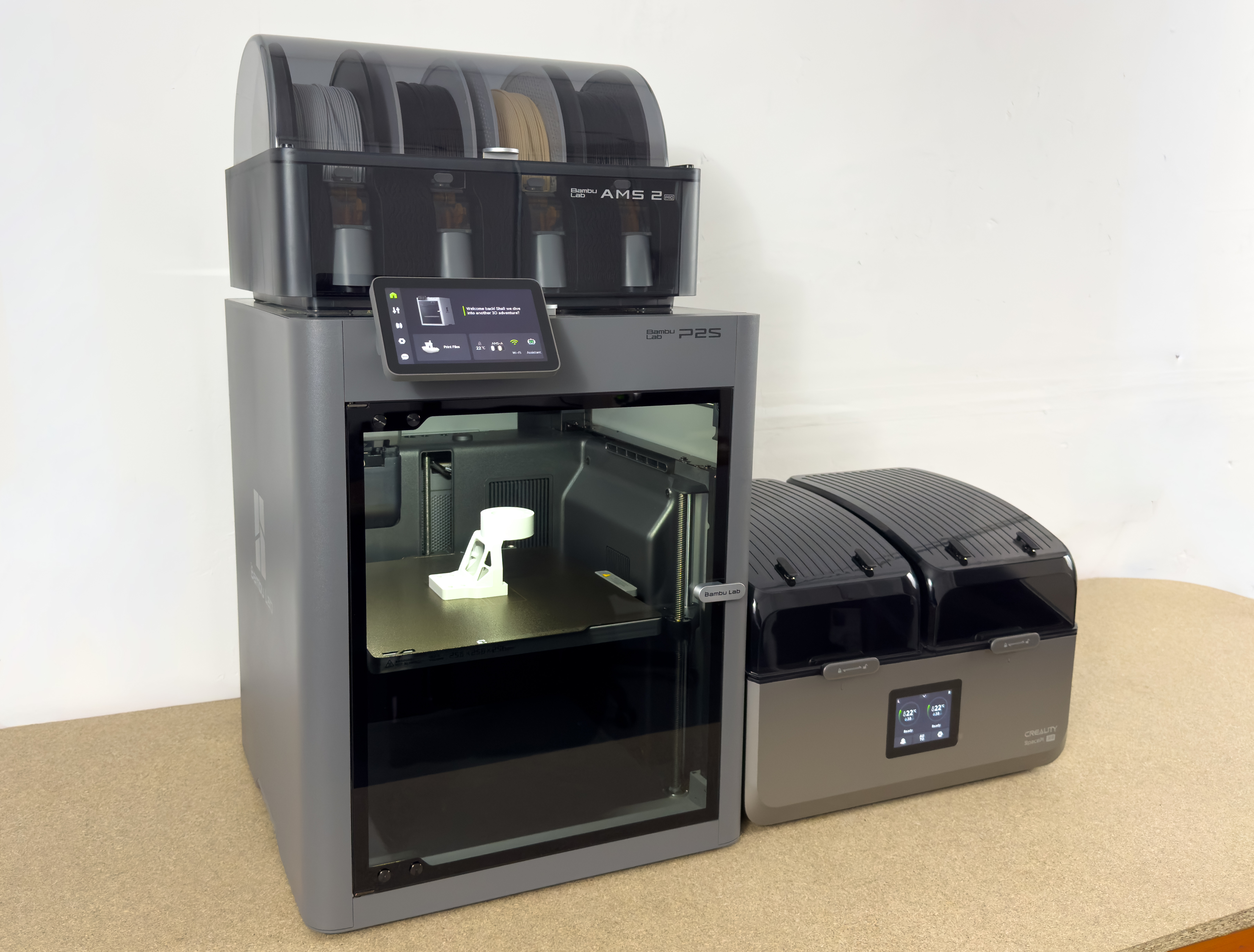 FDM 3D printer with multi-material filament system and filament dryers
